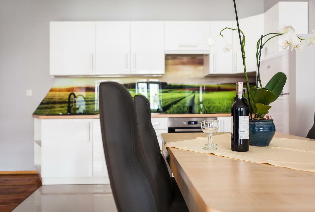 Ferienwohnung Czar Garbar Posen Exterior foto